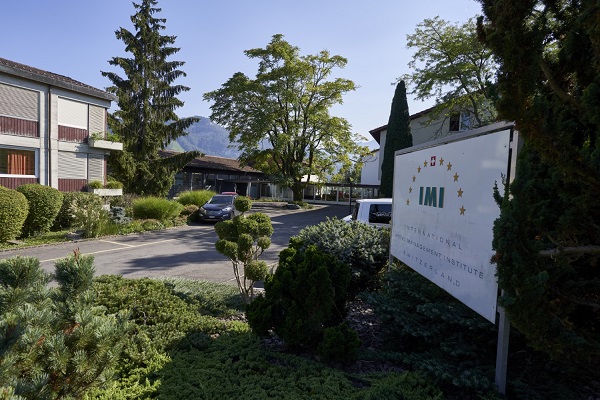 Khuôn viên chính của Học viện Quản trị Khách sạn Quốc tế Thụy Sĩ