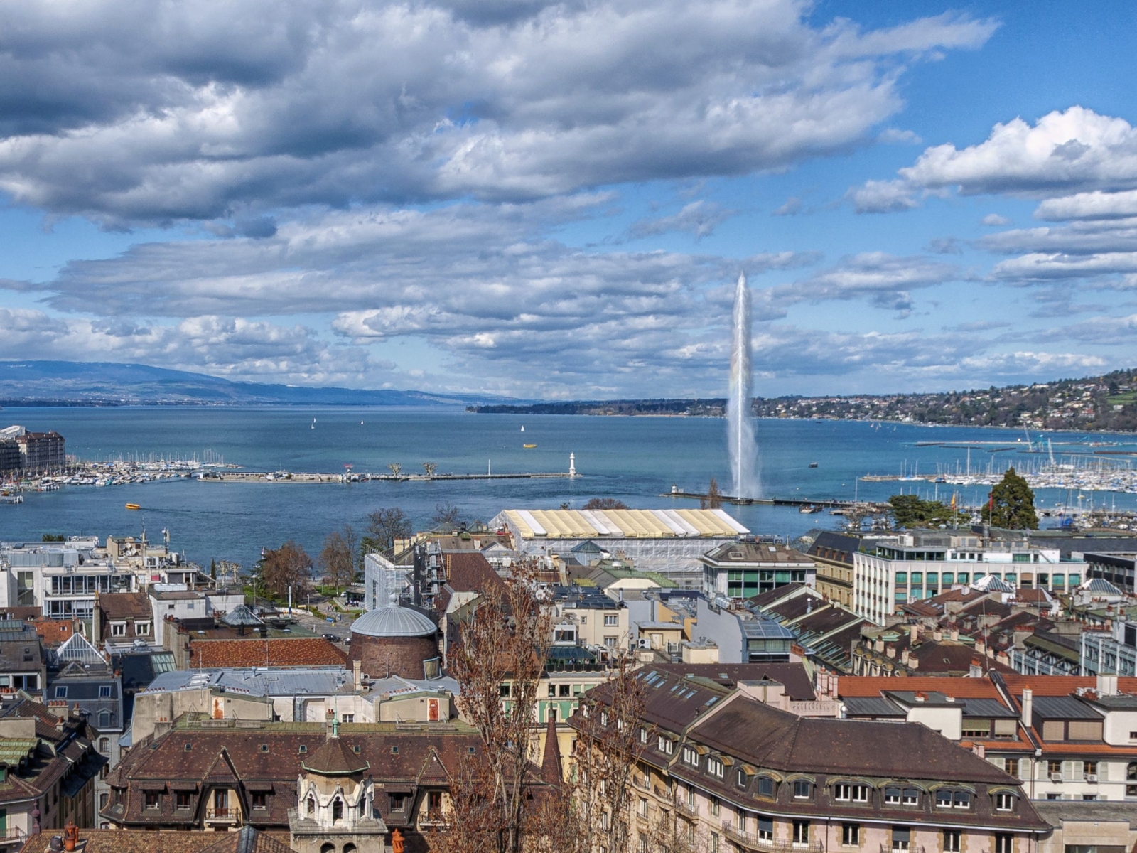 Thành phố Geneva và biểu tượng nước phản lực đặc trưng