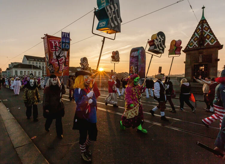Lễ hội Carnival Basel nổi tiếng tại Thụy Sĩ nhất định bạn phải tham gia một lần
